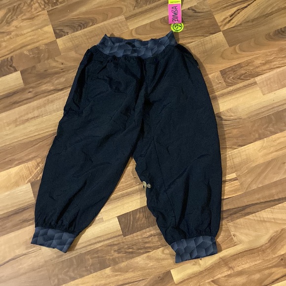 Zumba Capris Brand New - Picture 4 of 4